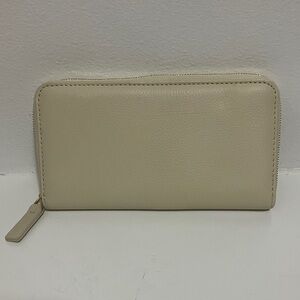 NWOT Quince Elegant Italian Pebbles Leather Intercontinental Wallet